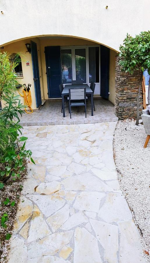 Agreable T3 Avec Jardin Et Parking Prive, A 350M Du Centre Ville Et Des Plages, Wifi, Remise Supplementaire De 10 Pourcent Pour Une Location A La Semaine Cavalaire-sur-Mer Buitenkant foto
